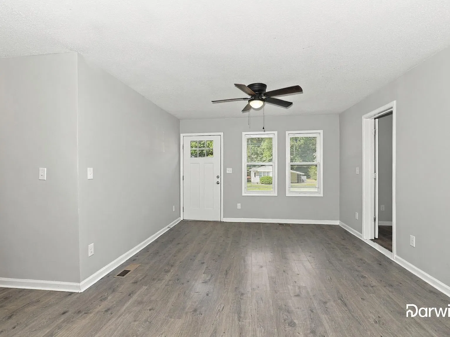 4 bed, 2.0 bath, 1404 sqft, $1,920 — Photo 3