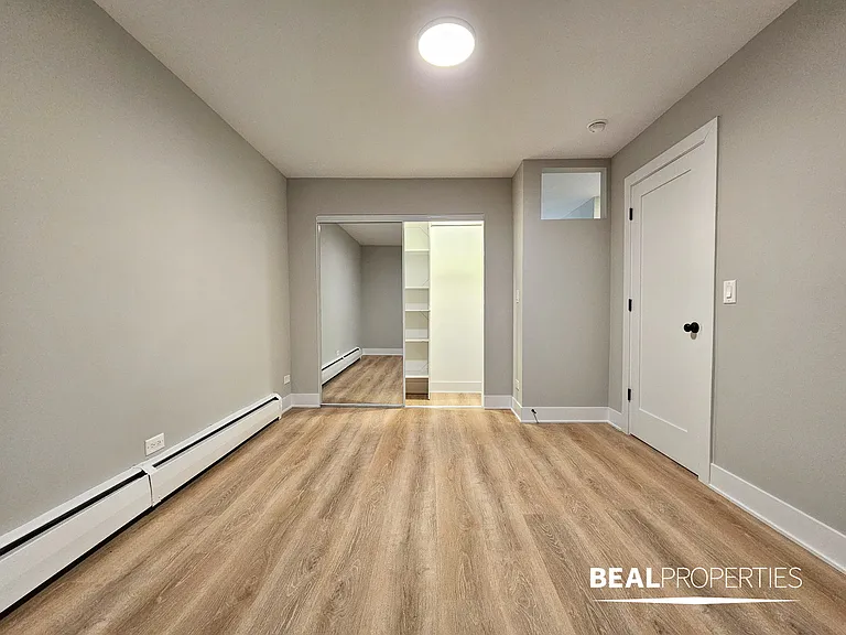 555 W Stratford Place — Photo 32