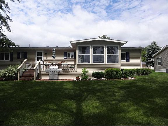 2nd image of 3150 Louise Dr NW