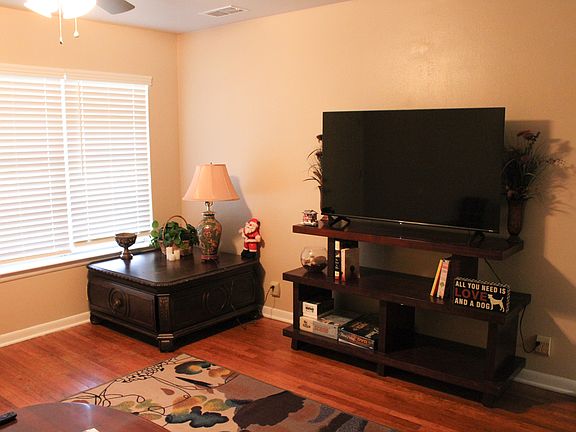 3rd image of 1307 N Morris St #1307