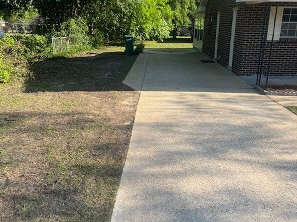 5080 Sycamore Dr, Millbrook, AL 36054