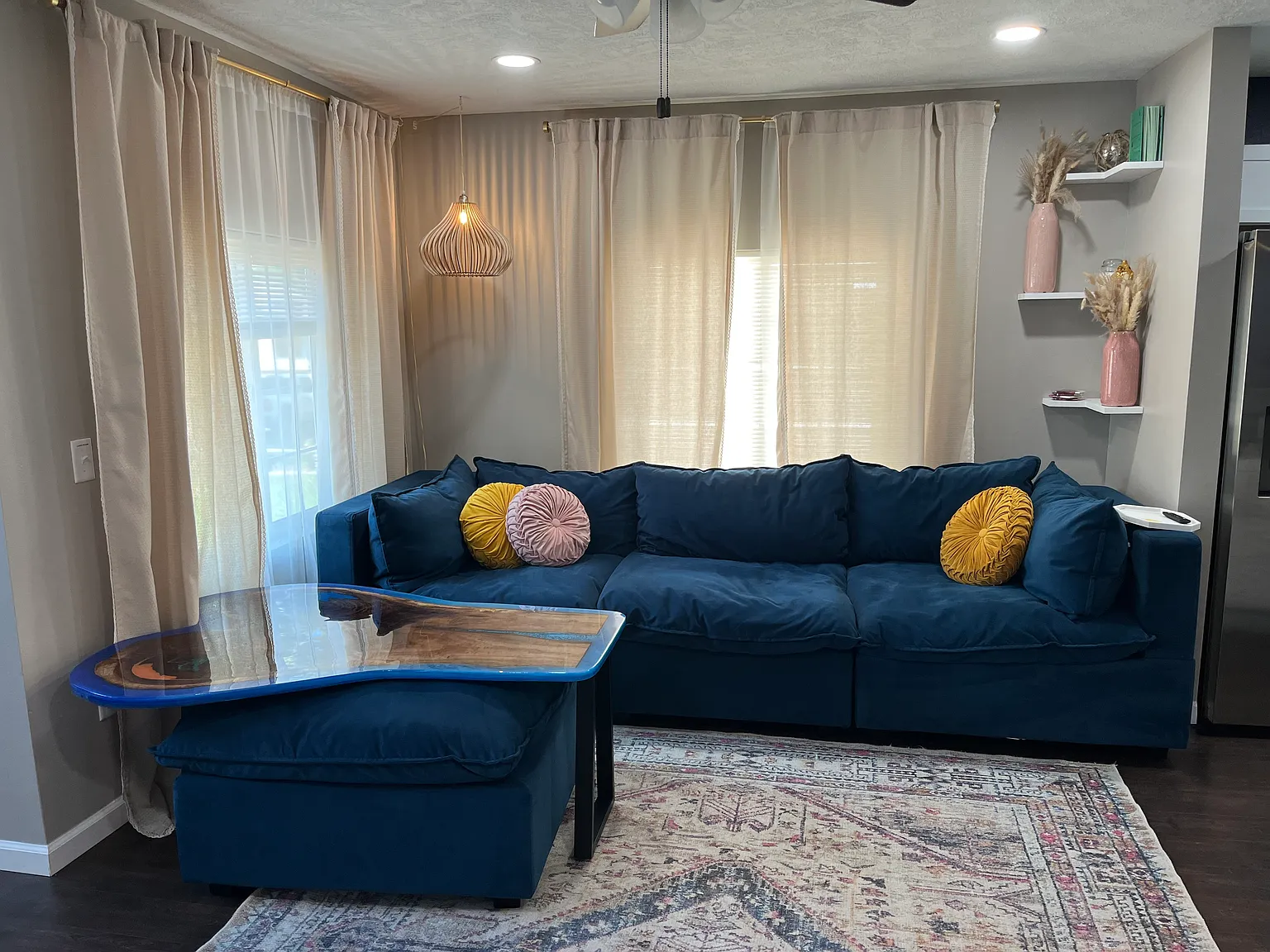 4 bed, 1360 sqft, $2,300 — Photo 4