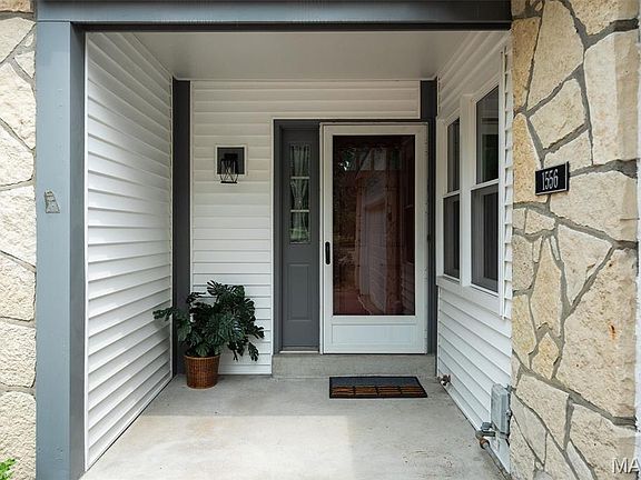 2nd image of 1556 Charlemont Dr