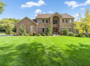25837 N Arrowhead Dr, Mundelein, IL 60060
