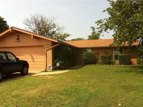 3207 SE Coachman Pl, Lawton, OK 73501