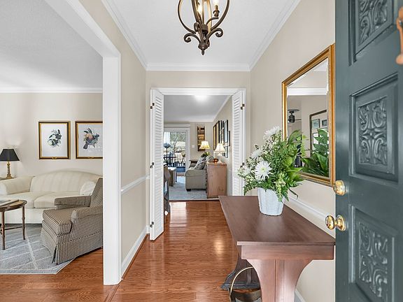 3rd image of 209 N Hill Rd