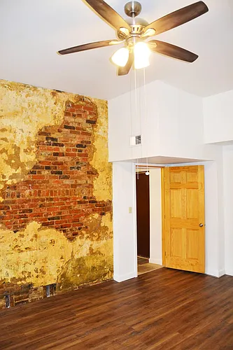 221 Renner St #1 Photo 1