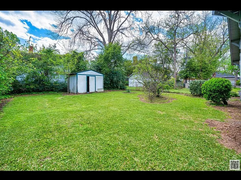220 Ellis St — Photo 17