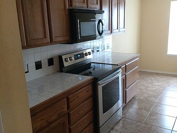 4th image of 508 Park Pl