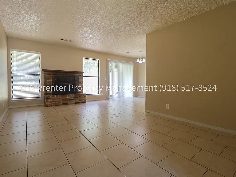 4902 S Gum Ave — Photo 49