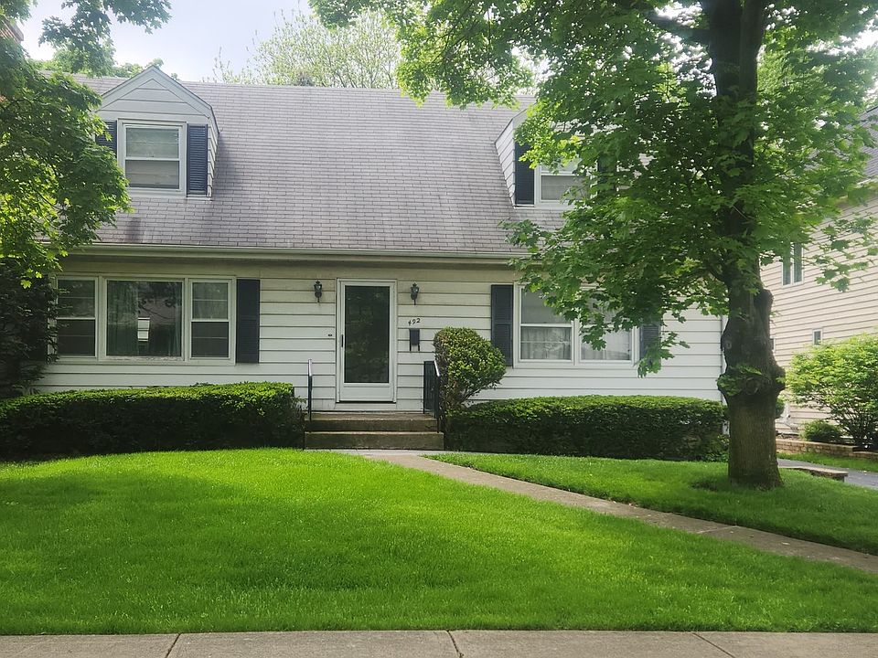 2nd image of 492 Longfellow Ave