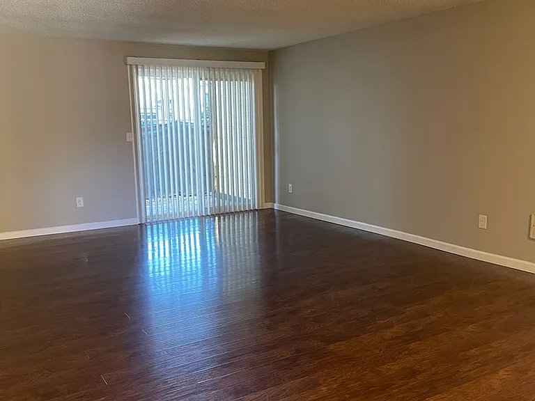 Whitman Park Apartments — Photo 42