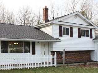 8844 Edgehill Rd, Mentor, OH 44060