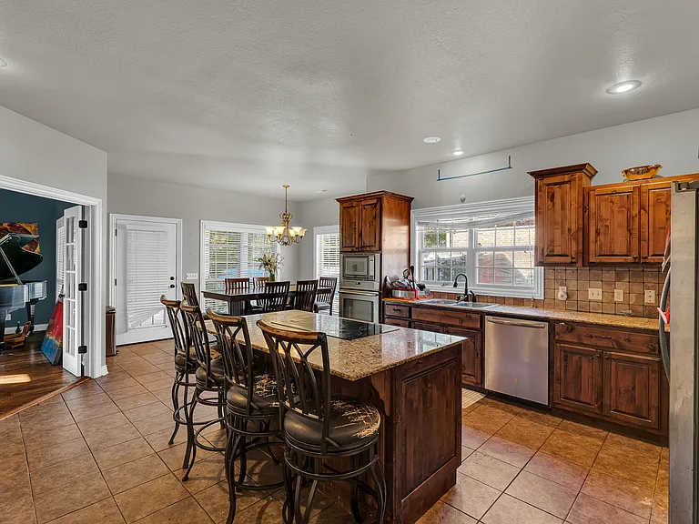 2265 N Covington Park Blvd — Photo 14