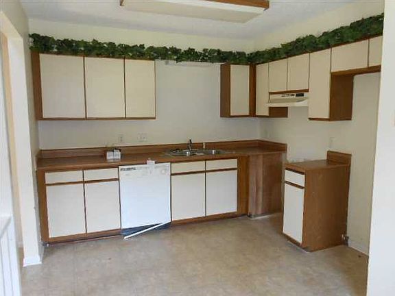 3rd image of 7262 Lago Vista Ct