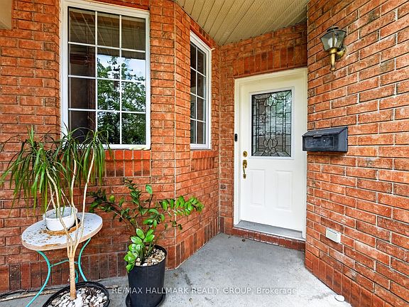 3rd image of 174 Carwood Cir