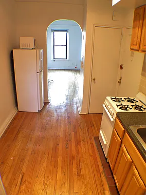 Rented by Glasser Realty LLC | media 6