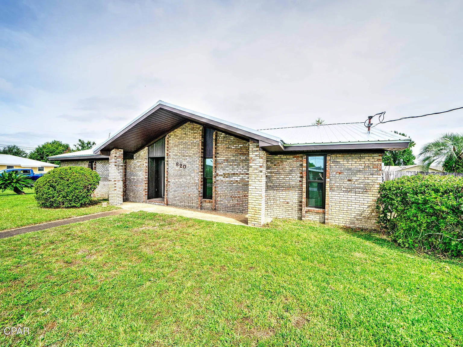 3 bed, 1896 sqft, $2,200 — Photo 3