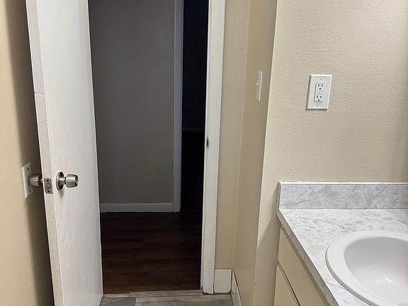 3rd image of 729 Carroll Ave SW #729