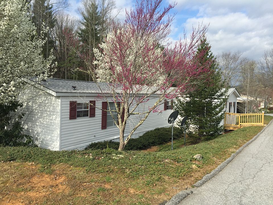 1st image of 11 Crocus Dr