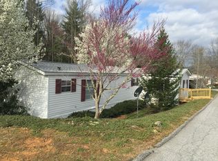 11 Crocus Dr, Hendersonville, NC 28792