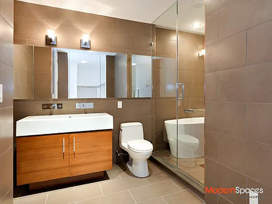 Sold by Modern Spaces | media 22