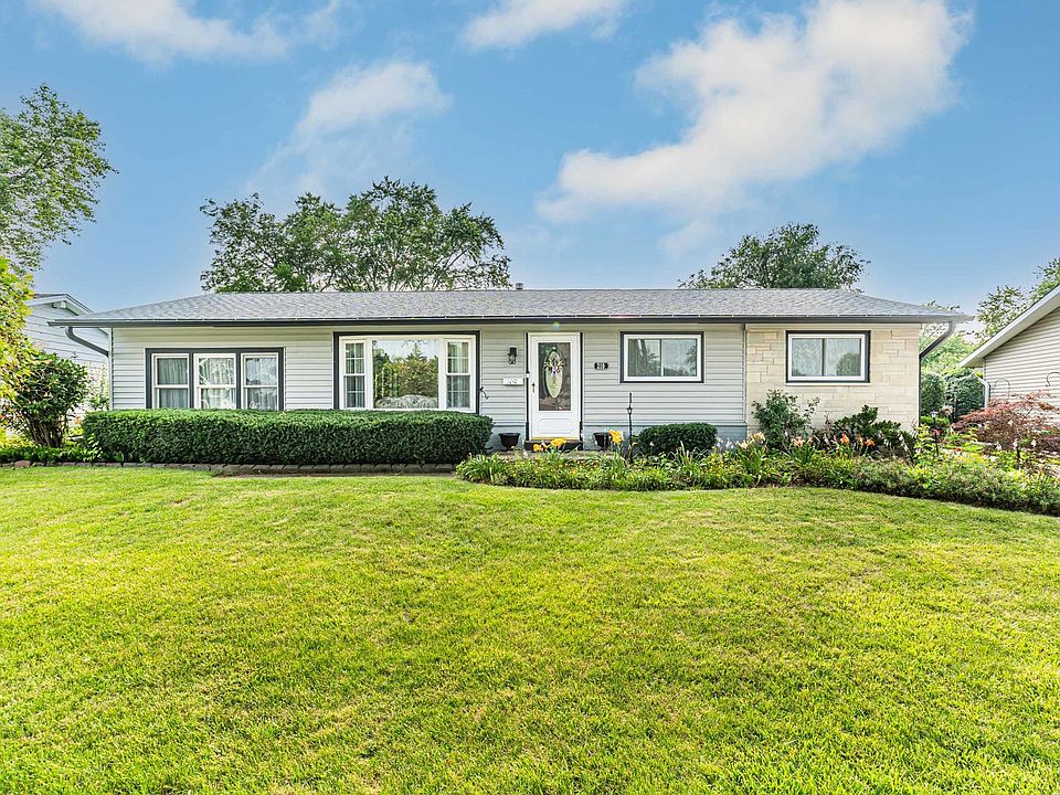 1st image of 210 Basswood Dr
