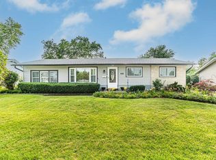 210 Basswood Dr, Elk Grove Village, IL 60007