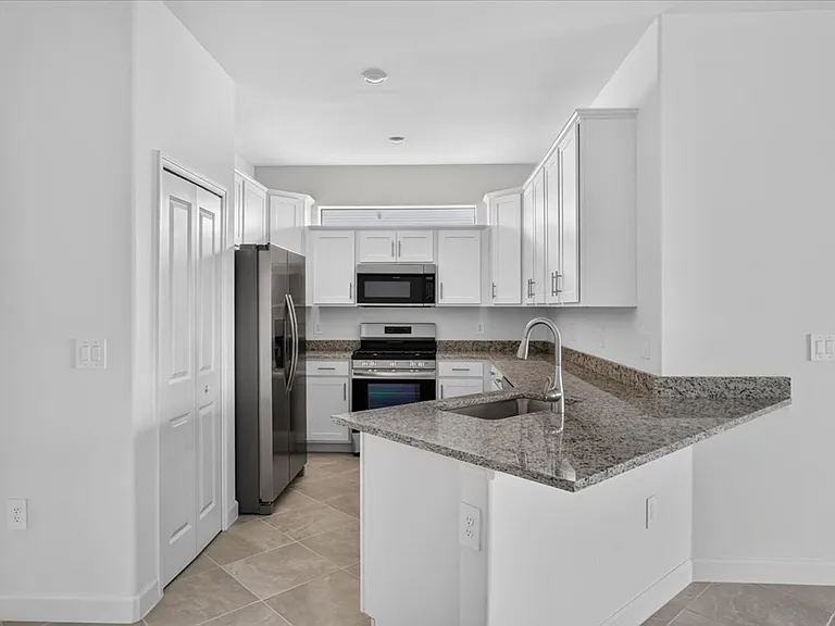 5316 Crystal Harbor Cv — Photo 14