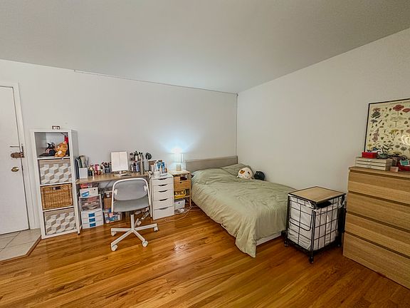 3rd image of 2336 N Commonwealth Ave APT 403