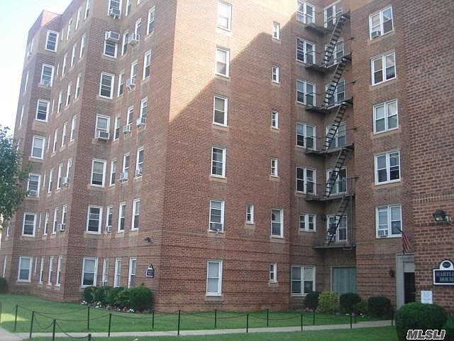 1st image of 30-11 Parsons Blvd APT 4N