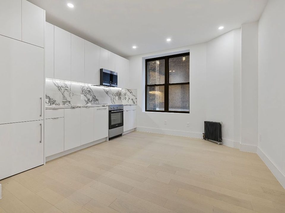 1st image of 301 W 22nd St APT 5