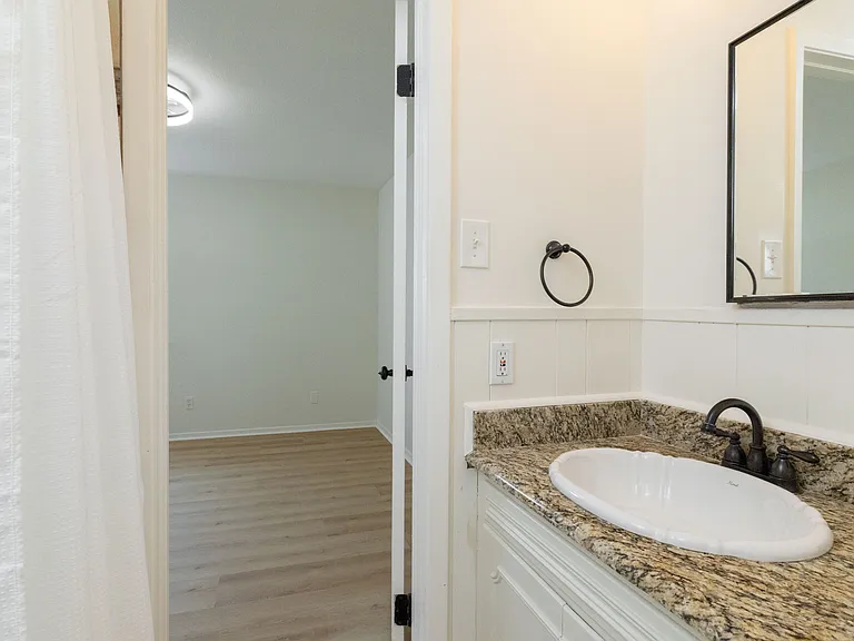 2212 Ridge Ln — Photo 6