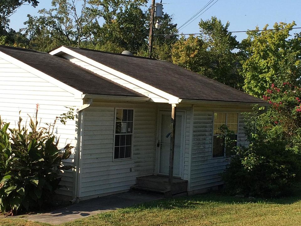 1st image of 3006 Greenway Dr