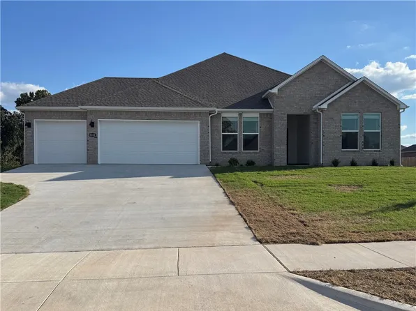 8002 E Sugarloaf St, Siloam Springs, AR 72761