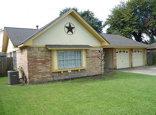 1204 Glenview Ln, Angleton, TX 77515