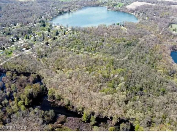 15299 McCaslin Lake Rd, Linden, MI 48451