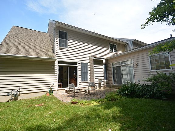 2nd image of 28527 Oakmont Dr