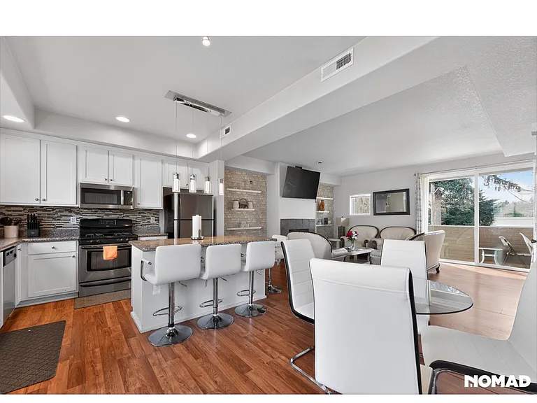 19129 Zoe Ln — Photo 16