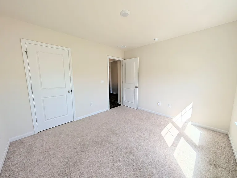 869 Twickenham Loop — Photo 23