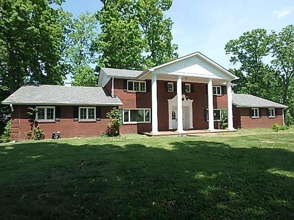 3rd image of 7 Regents Park Ln