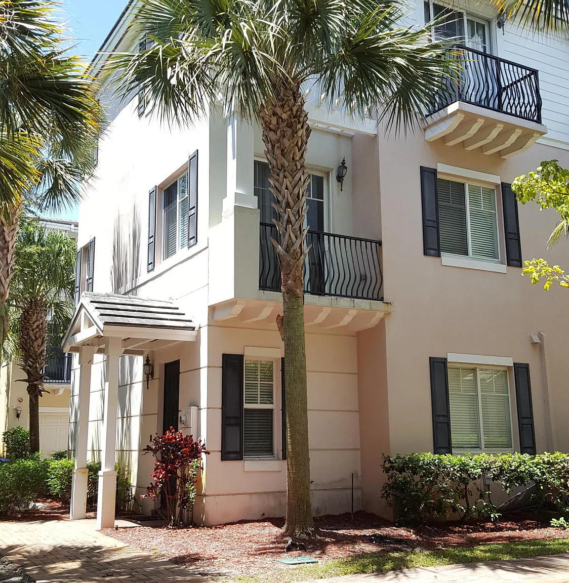 3 bed, 3.5 bath, 1957 sqft, $4,100 — Photo 3