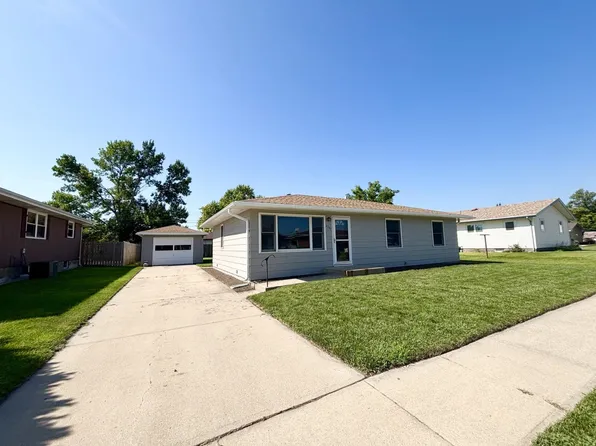 4237 Bray Dr, Columbus, NE 68601