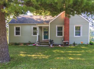 208 Reagan Dr, Eureka, IL 61530