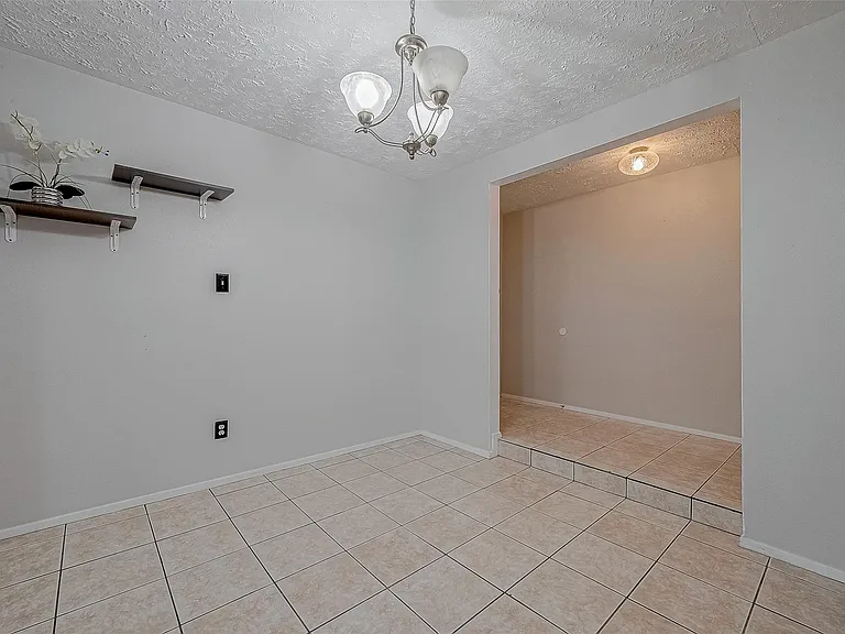 10322 Clarktower Ln — Photo 7
