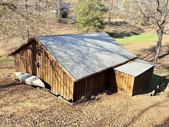 4th image of 115 Joy Ave