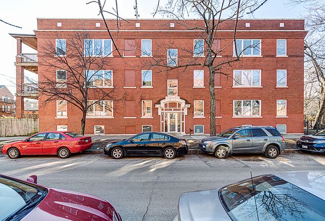 1st image of 1625 W Ainslie St APT 2E