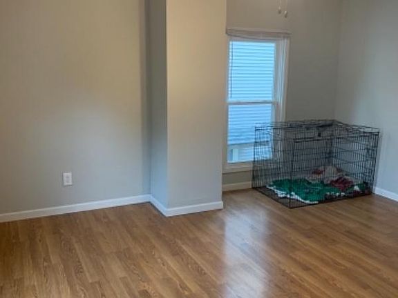 4th image of 304 E Mulberry St APT 3