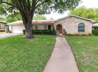 748 Aspen Ct, Hurst, TX 76054