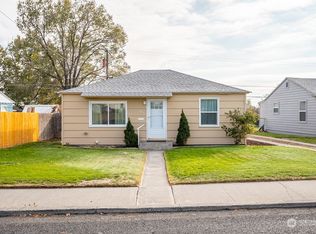 203 W Knolls Vista Dr, Moses Lake, WA 98837